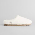 Alo Yoga Sherpa Recovery Slipper in the ivory color