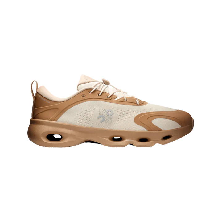 OnRunningxLoeweCloudsoloDarkSandCream On Cloudsolo LOEWE Dark Sand Cream - Image 1